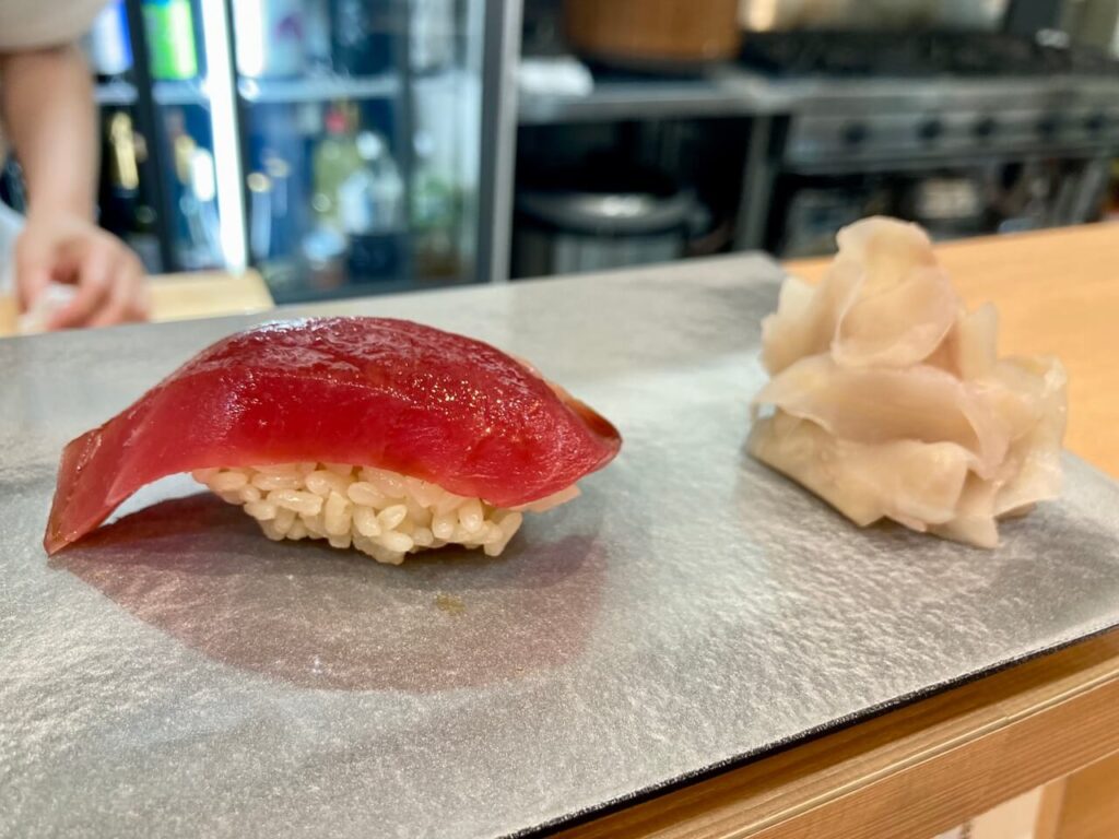 立喰い寿司あきら札幌店のマグロの赤身