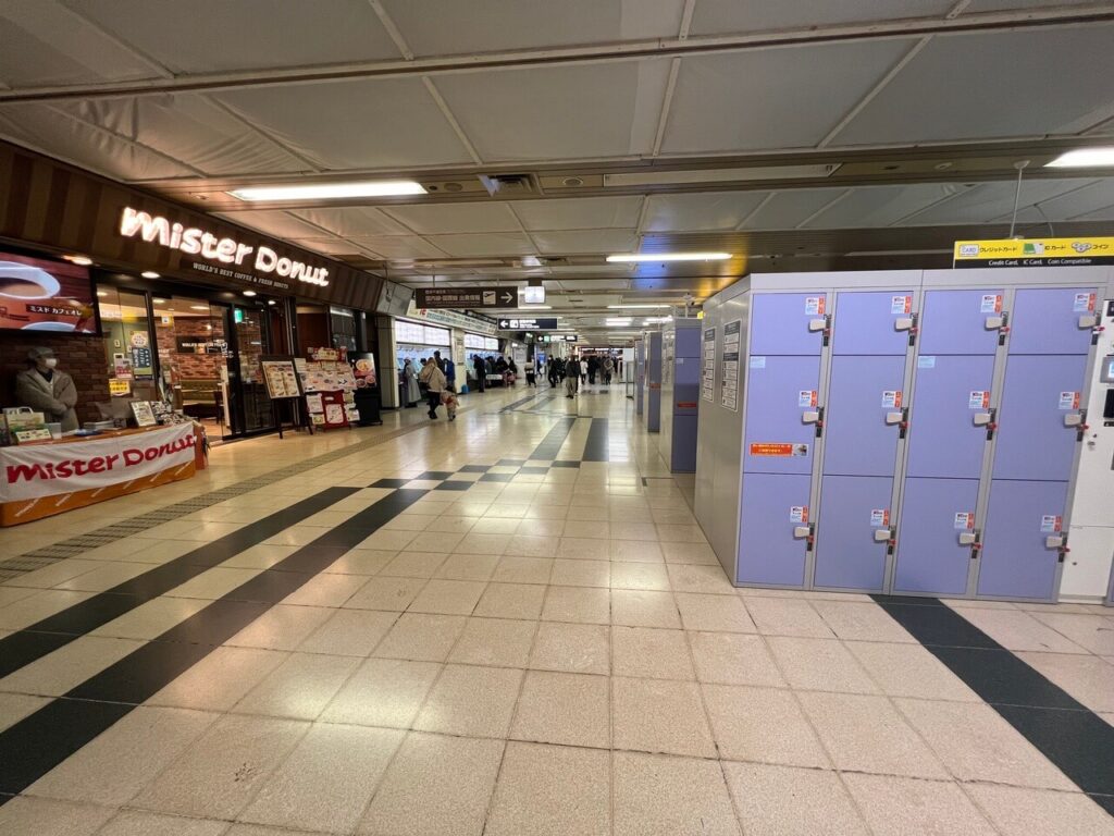 札幌駅西コンコースのミスタードーナッツ前にあるコインロッカー
